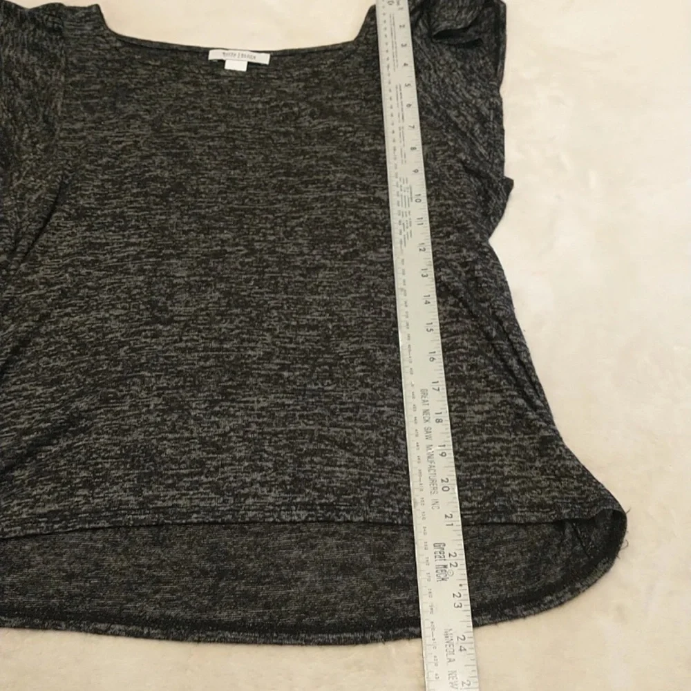 White House Black Market Heathered Gray And Black Short Sleeve Top